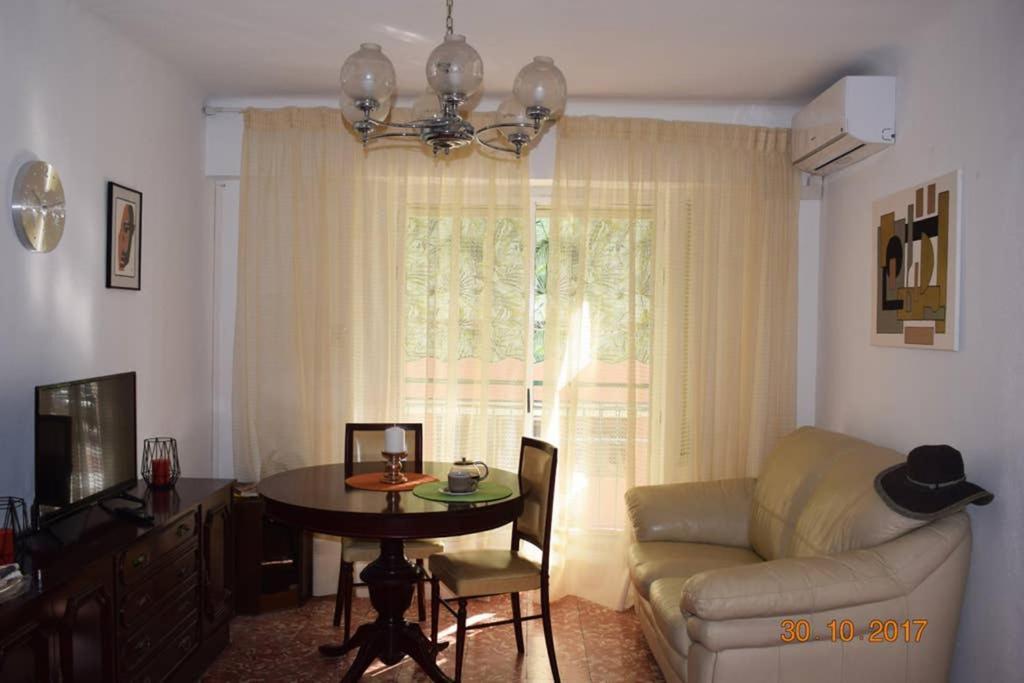 Apartamento En El Centro De Alicante Luaran gambar