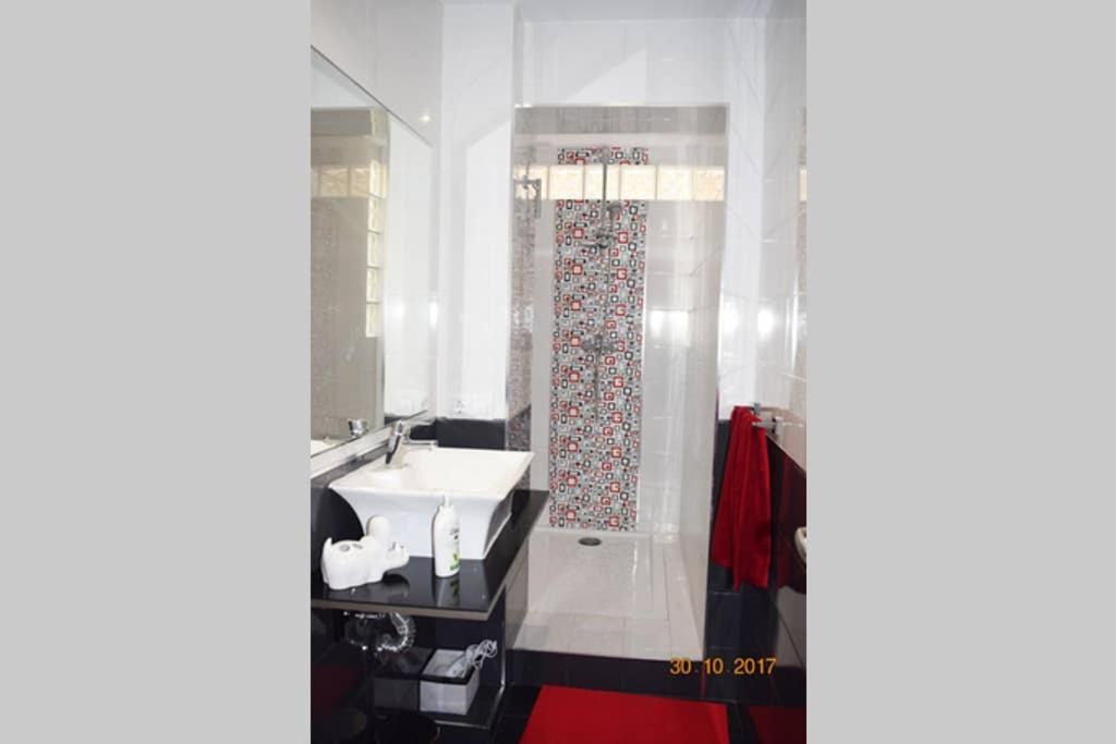 Apartamento En El Centro De Alicante Luaran gambar